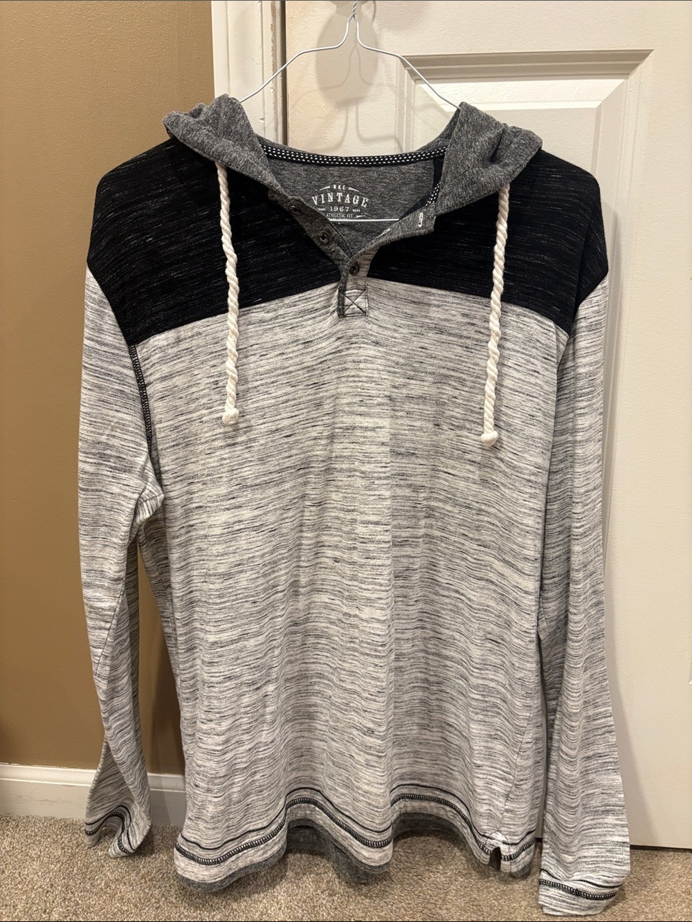 BKE Men’s Gray & Black Hooded Crewneck Sweater